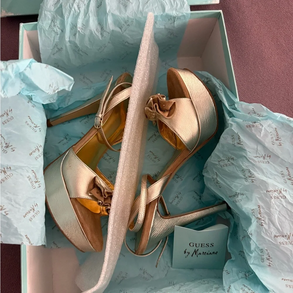 Beautiful Guess by Marciano Gold Stella High Heels. Size 6.5 - Picture 5 of 8